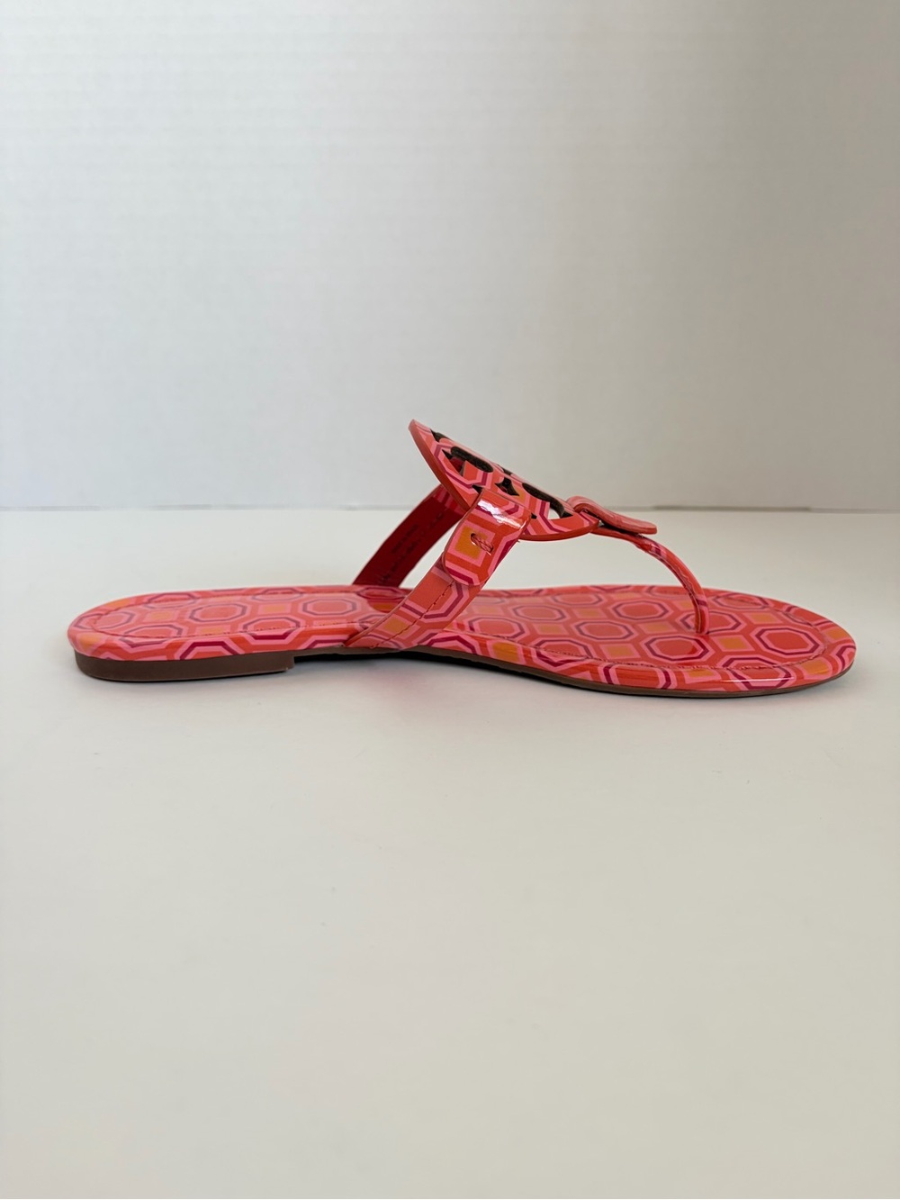Tory Burch Miller Sandals Flip Flop Geometric Printed Leather Orange Pink Size 8 - Picture 11 of 14